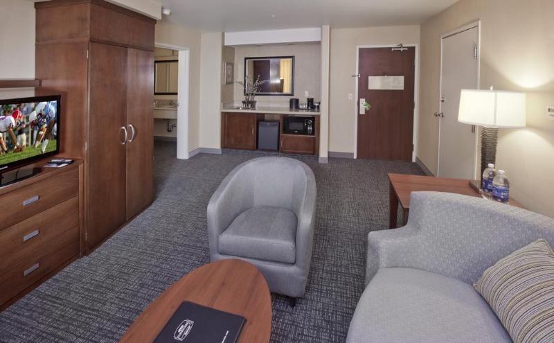 Courtyard By Marriott Ontario Rancho Cucamonga Hotel Bagian luar foto