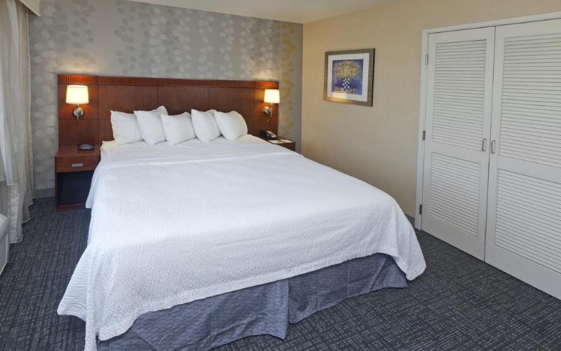 Courtyard By Marriott Ontario Rancho Cucamonga Hotel Bagian luar foto